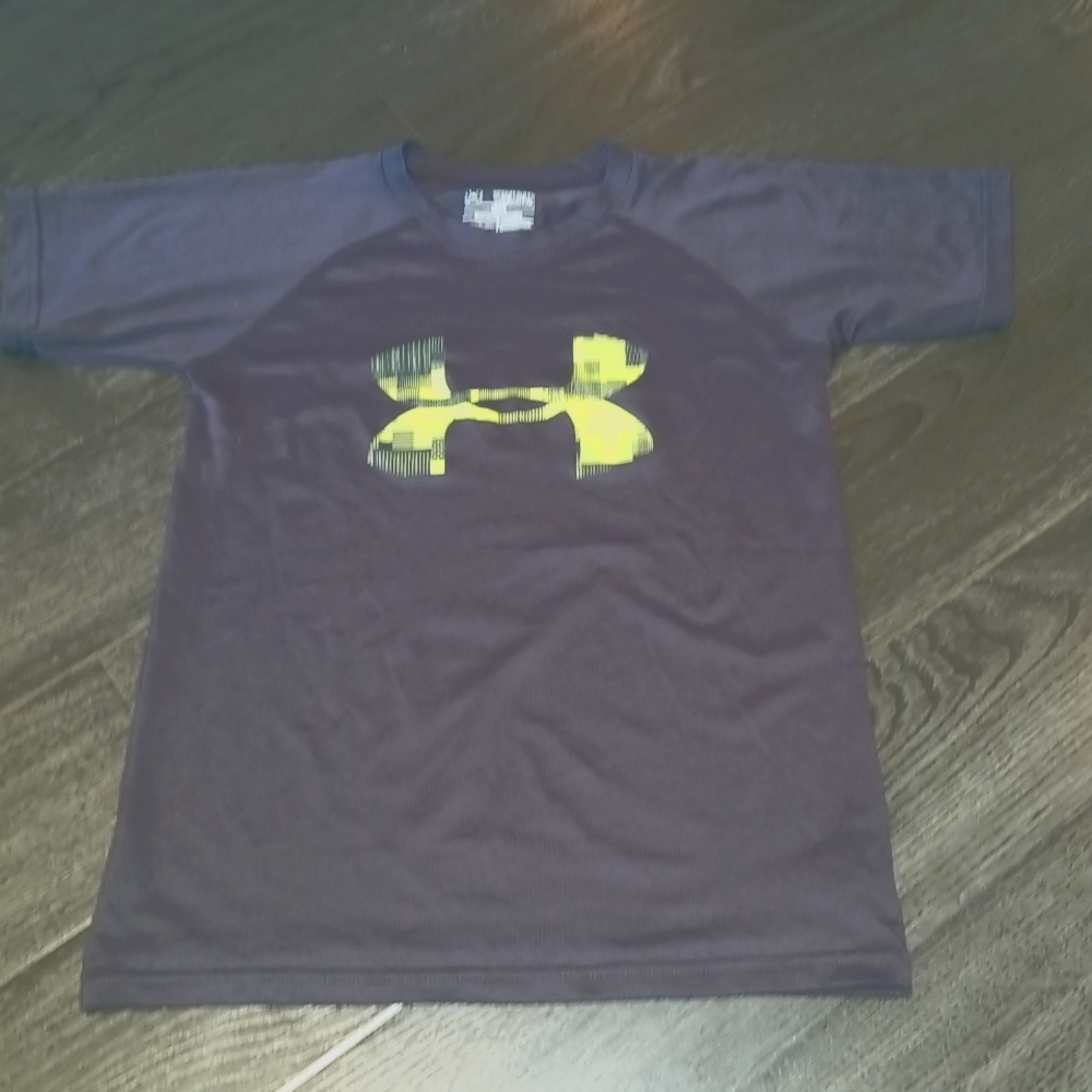 Under Armour YXS Heat Gear T-shirt